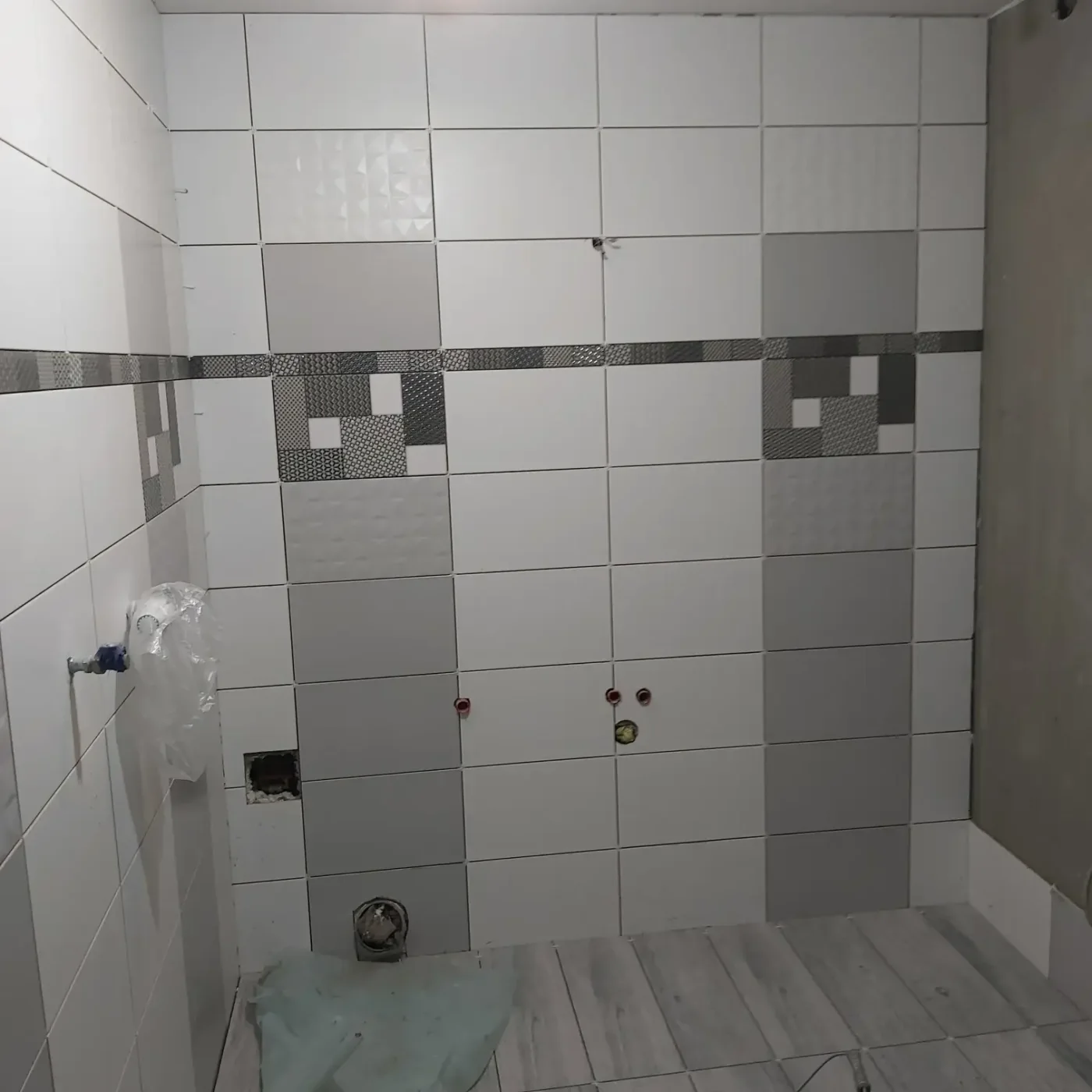 Remont łazienki z kabiną prysznicową — zdjęcie 1