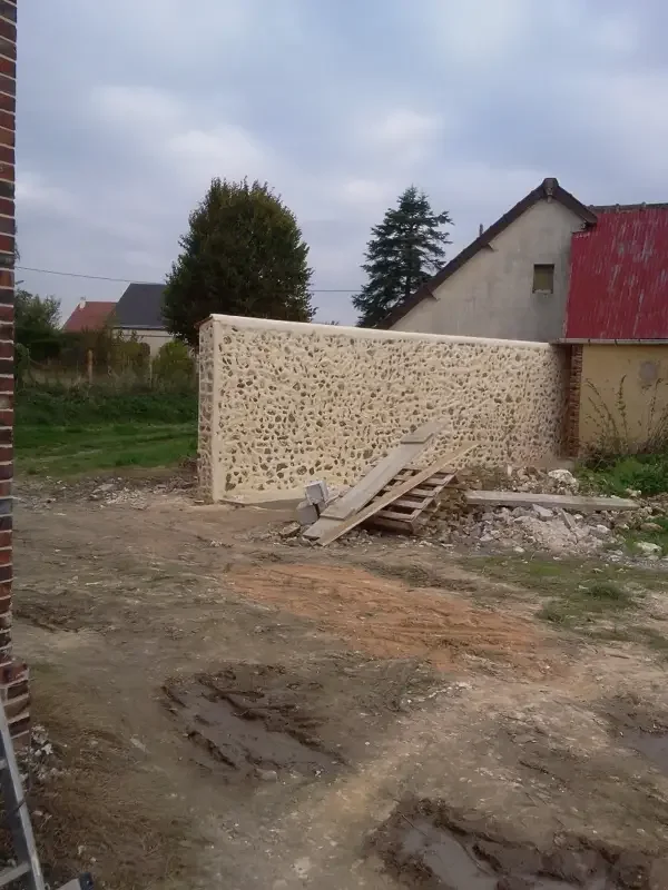 Prace przy murach, bramie i kominie — zdjęcie 15