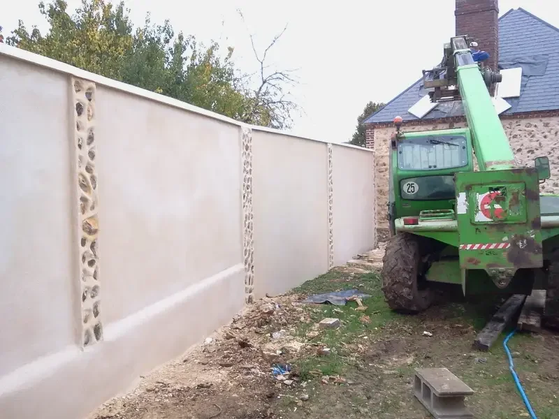 Prace przy murach, bramie i kominie — zdjęcie 27